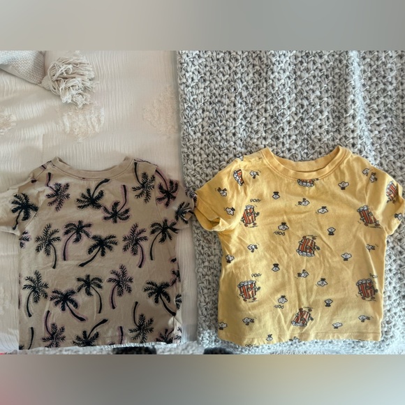 LIKE NEW BUNDLE Boys Old Navy Short Sleeve Tees - Picture 3 of 4